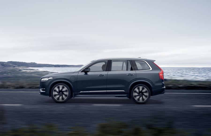  Volvo XC90 T8 Recharge AWD Inscription 2021 года  (WW) (фото 8 из 11)